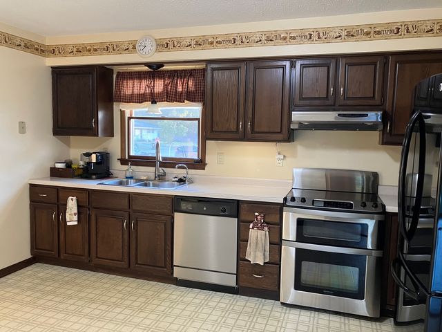 403 E Park Street, Morrison, IL 61270