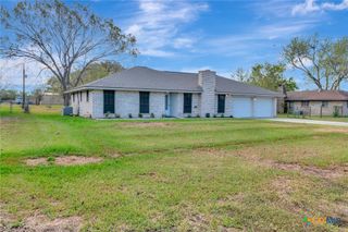 99 Wearden Drive, Victoria, TX 77904