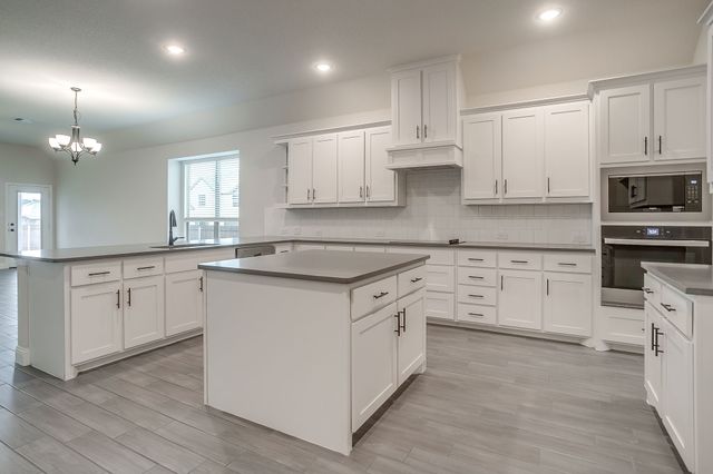 3200 Signal Hill Drive, Burleson, TX 76028