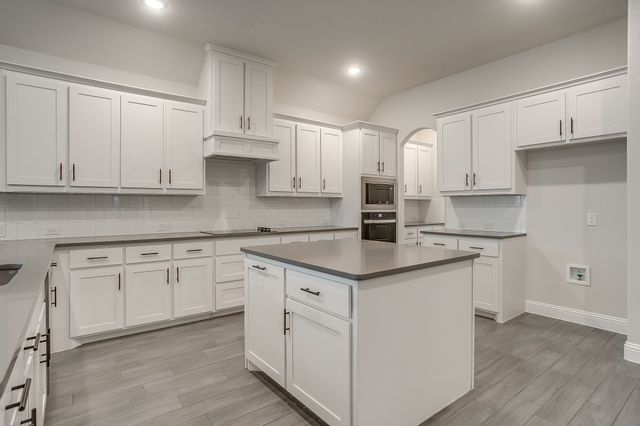 3200 Signal Hill Drive, Burleson, TX 76028
