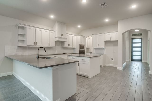 3200 Signal Hill Drive, Burleson, TX 76028