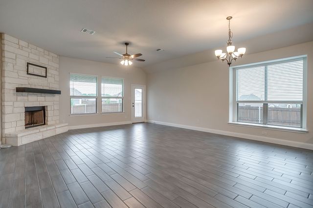 3200 Signal Hill Drive, Burleson, TX 76028