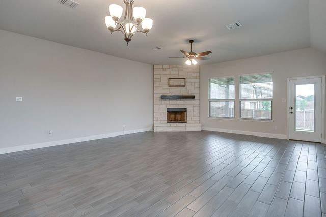 3200 Signal Hill Drive, Burleson, TX 76028