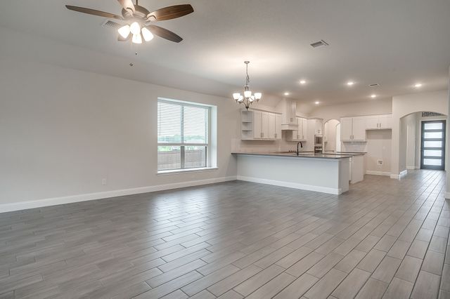 3200 Signal Hill Drive, Burleson, TX 76028