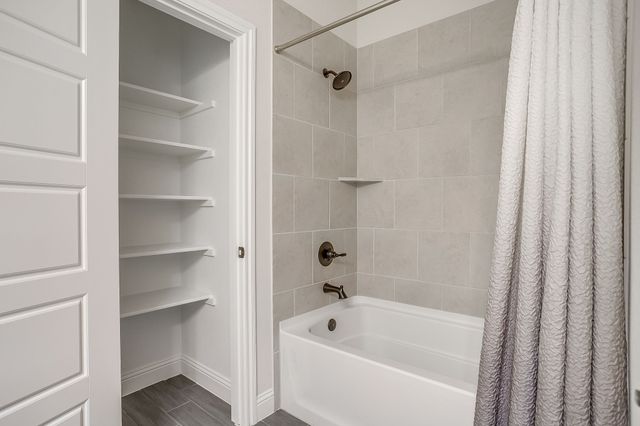 3200 Signal Hill Drive, Burleson, TX 76028