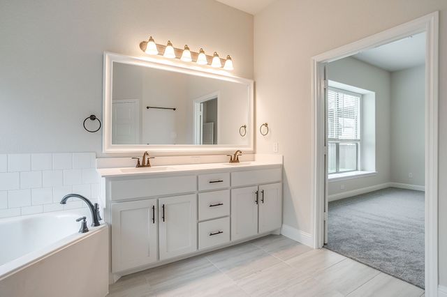 3200 Signal Hill Drive, Burleson, TX 76028