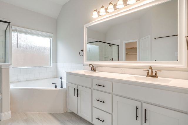 3200 Signal Hill Drive, Burleson, TX 76028