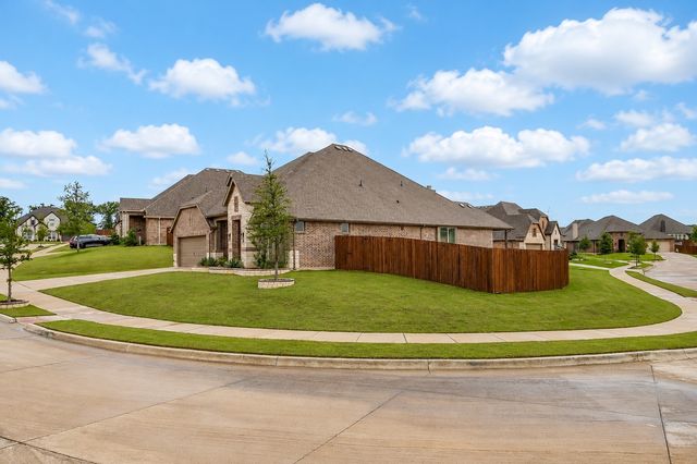 3200 Signal Hill Drive, Burleson, TX 76028