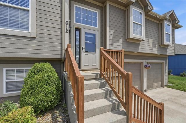612 NW Whitney Drive, Grain Valley, MO 64029