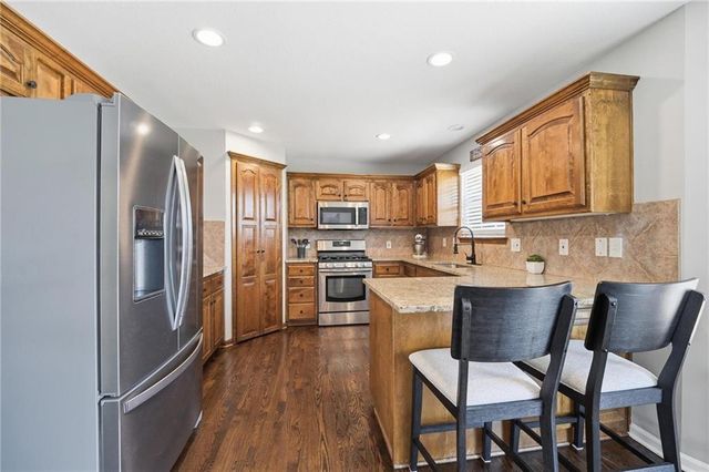 612 NW Whitney Drive, Grain Valley, MO 64029
