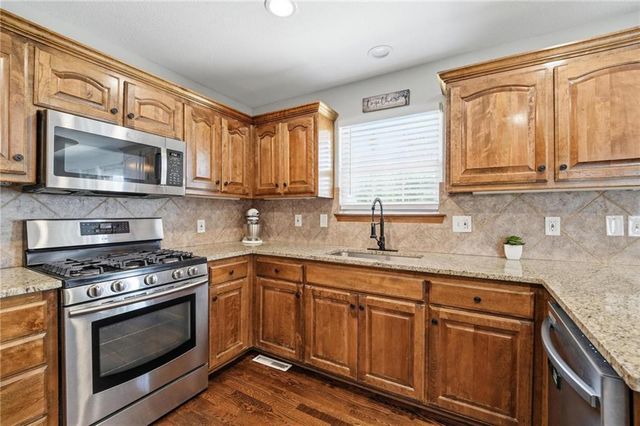 612 NW Whitney Drive, Grain Valley, MO 64029