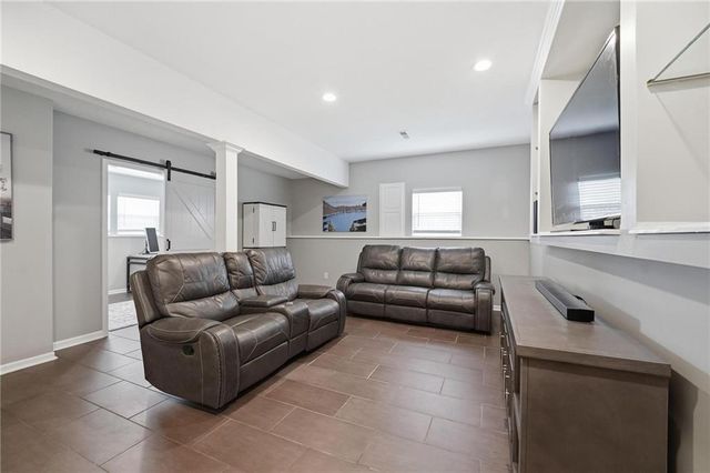 612 NW Whitney Drive, Grain Valley, MO 64029