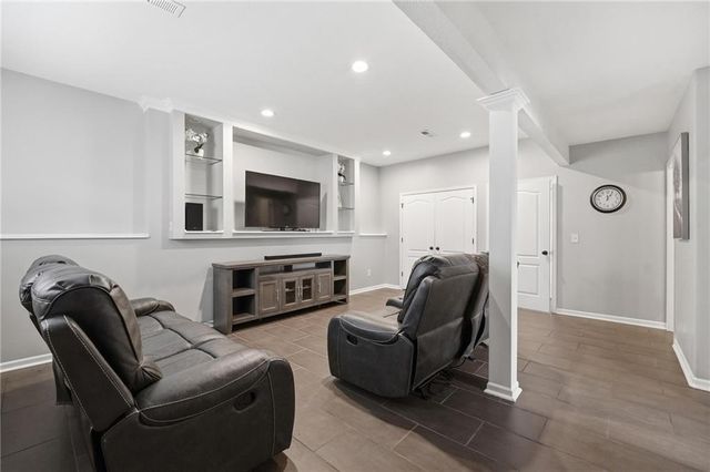 612 NW Whitney Drive, Grain Valley, MO 64029