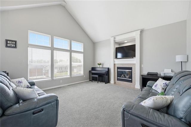 612 NW Whitney Drive, Grain Valley, MO 64029