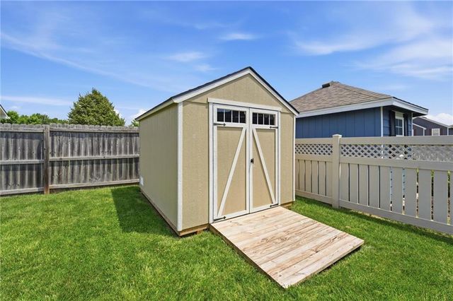 612 NW Whitney Drive, Grain Valley, MO 64029