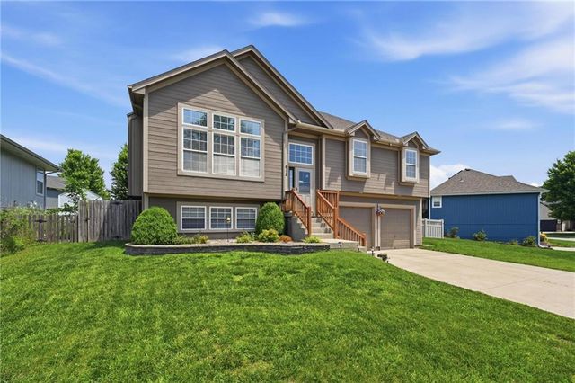 612 NW Whitney Drive, Grain Valley, MO 64029