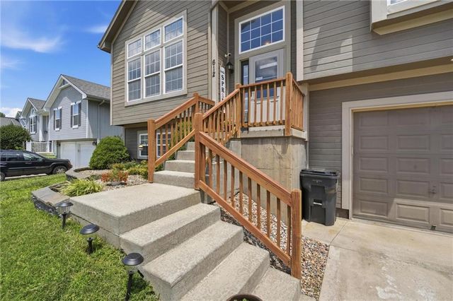 612 NW Whitney Drive, Grain Valley, MO 64029