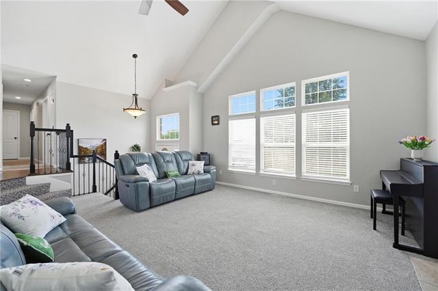 612 NW Whitney Drive, Grain Valley, MO 64029