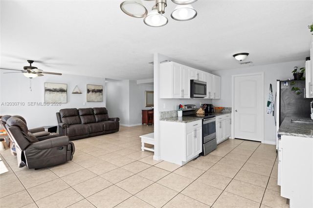1526 SE Port St Lucie Boulevard, Port St. Lucie, FL 34952, Port St Lucie, FL 34952