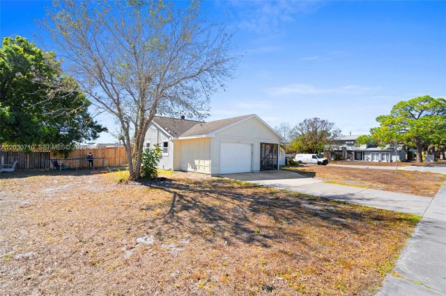 1526 SE Port St Lucie Boulevard, Port St. Lucie, FL 34952, Port St Lucie, FL 34952