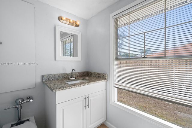 1526 SE Port St Lucie Boulevard, Port St. Lucie, FL 34952, Port St Lucie, FL 34952