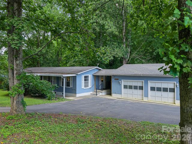 2 Lost Forest Drive, Candler, NC 28715