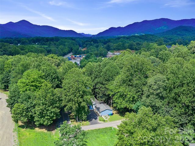 2 Lost Forest Drive, Candler, NC 28715