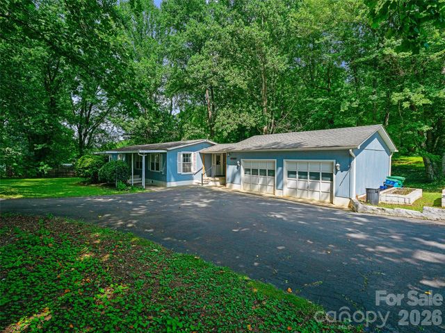 2 Lost Forest Drive, Candler, NC 28715