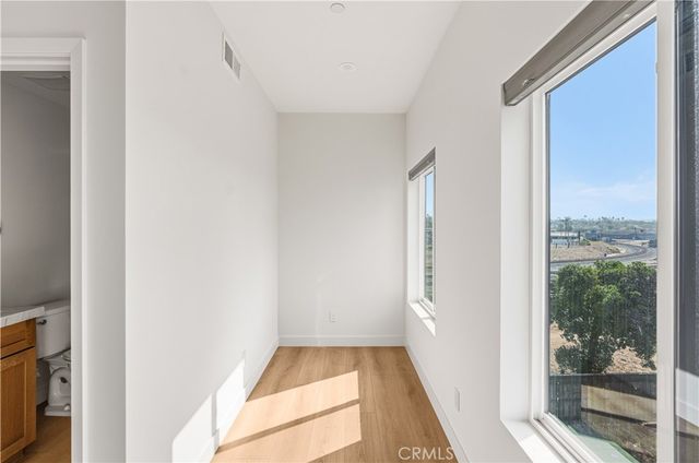 215 Oceanside Blvd 4, Oceanside, CA 92054