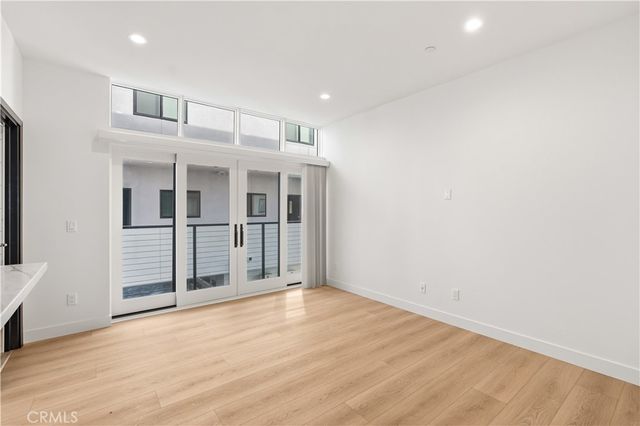 215 Oceanside Blvd 4, Oceanside, CA 92054