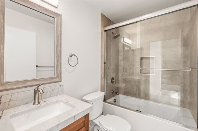 215 Oceanside Blvd 4, Oceanside, CA 92054