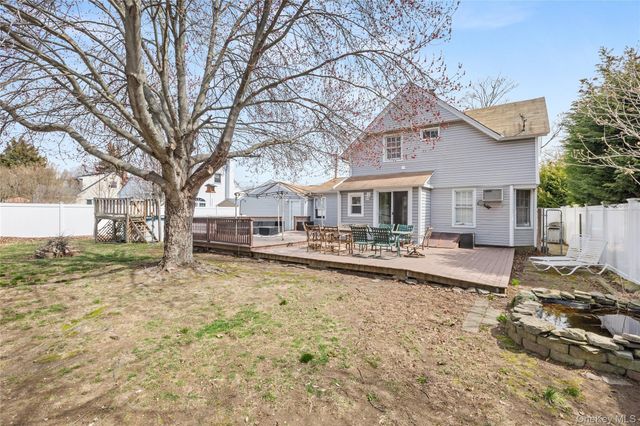 54 Christmas Street, North Babylon, NY 11703