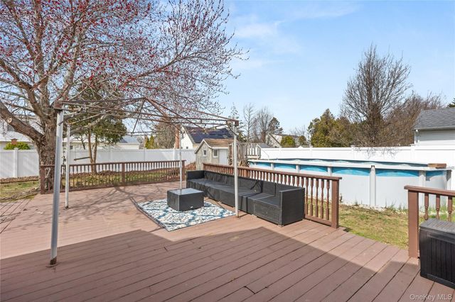 54 Christmas Street, North Babylon, NY 11703