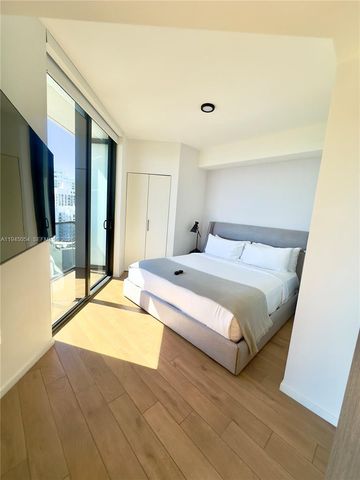 398 NE 5th St 2114, Miami, FL 33132