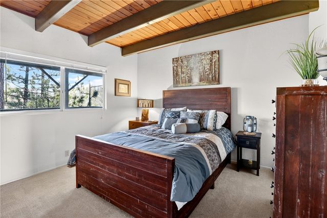 26633 Thunderbird, Lake Arrowhead, CA 92352