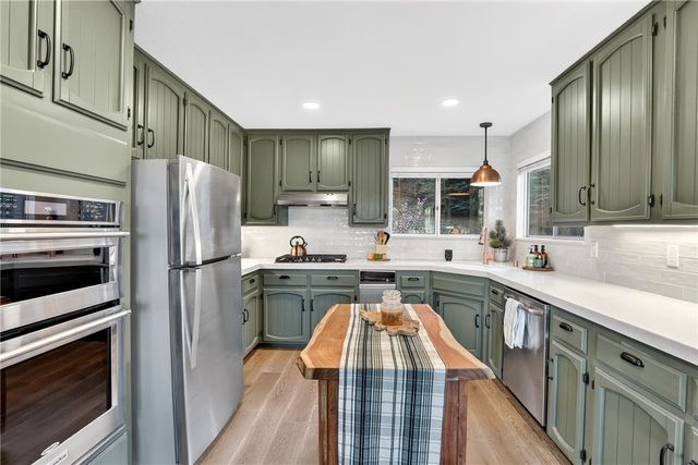 26633 Thunderbird, Lake Arrowhead, CA 92352