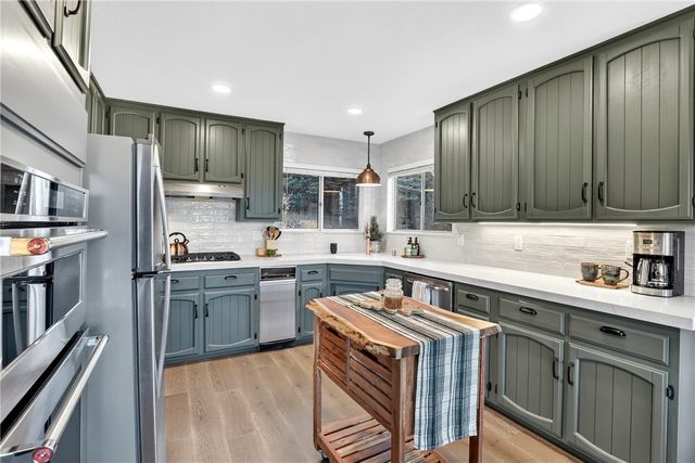 26633 Thunderbird, Lake Arrowhead, CA 92352