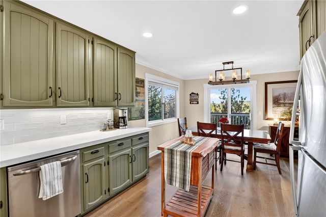 26633 Thunderbird, Lake Arrowhead, CA 92352