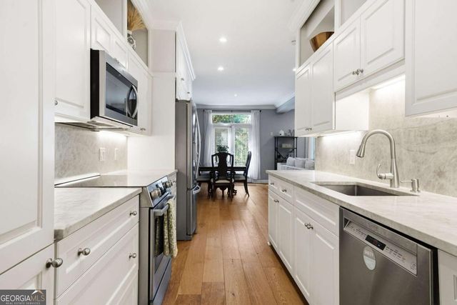 47 Willow Glen, Atlanta, GA 30342