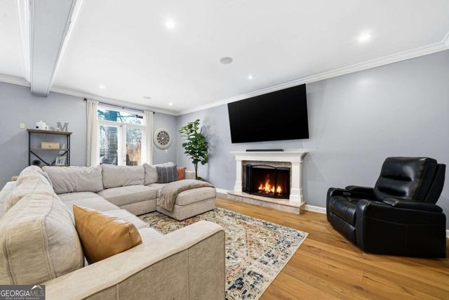 47 Willow Glen, Atlanta, GA 30342