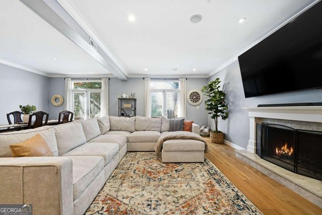 47 Willow Glen, Atlanta, GA 30342