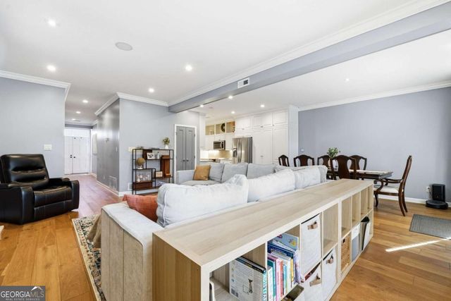 47 Willow Glen, Atlanta, GA 30342