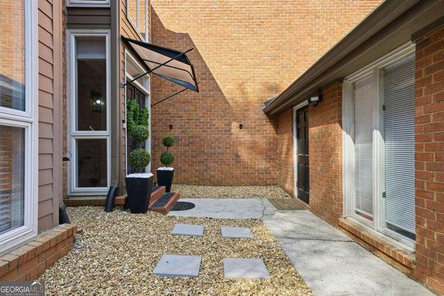 47 Willow Glen, Atlanta, GA 30342