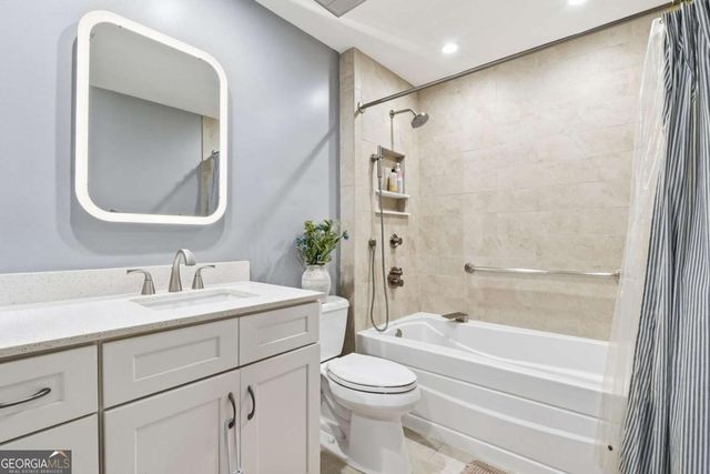 47 Willow Glen, Atlanta, GA 30342