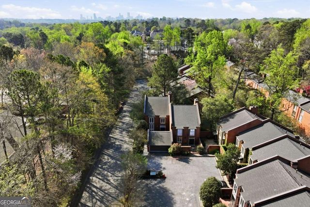 47 Willow Glen, Atlanta, GA 30342