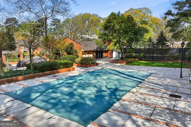 47 Willow Glen, Atlanta, GA 30342