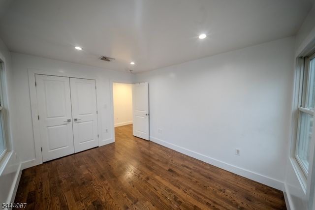 51 Greenwich Dr, Bergenfield Boro, NJ 07621