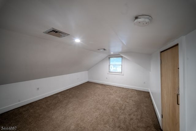 51 Greenwich Dr, Bergenfield Boro, NJ 07621