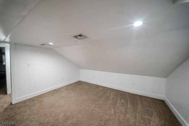 51 Greenwich Dr, Bergenfield Boro, NJ 07621