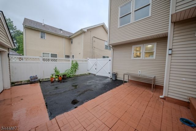 51 Greenwich Dr, Bergenfield Boro, NJ 07621